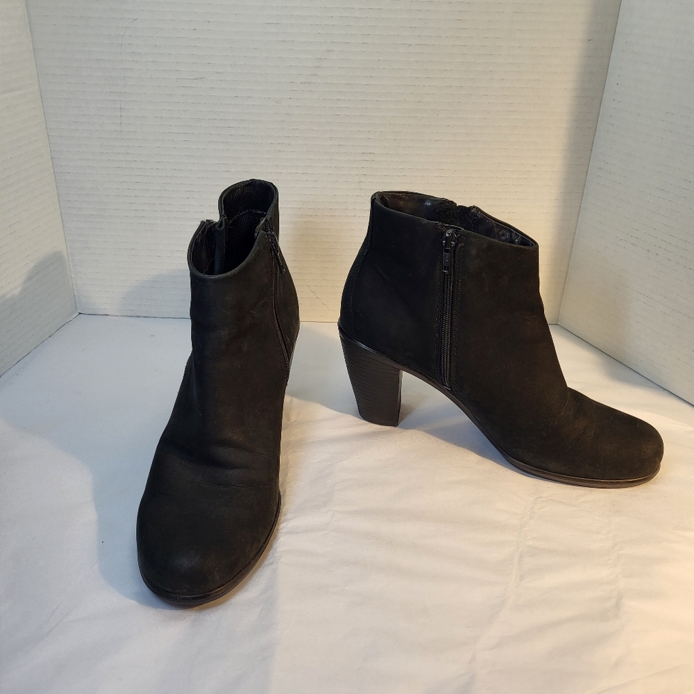 Ecco Touch Black Suede Side Zip Ankle Boots | Size 8.5 | EUC - Picture 1 of 13